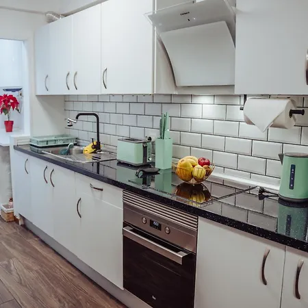 Casa Amplia Grupos Y Familias